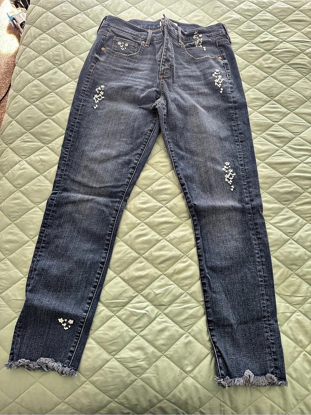 Made and Loved Loft Modern Skinny Floral Embellished Skinny Jeans Blue Size 8